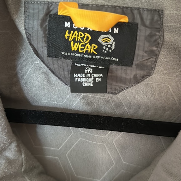 Men’s Mountain Hardware Lightweight Jacket - Picture 2 of 3